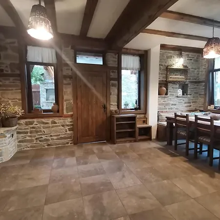 къщата на музиканта Penzion Lešten